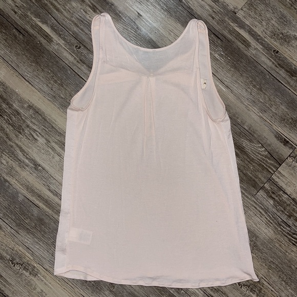 ❗️FINAL SALE❗️Express V-neck Tank - Picture 2 of 6